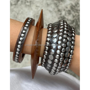 Pulseras de Madera Hechas a Mano, Forma Redonda, Acabado Pulido, Artesanía en Madera Natural y Pulseras de Moda con Detalles en Oro - Product Image 3