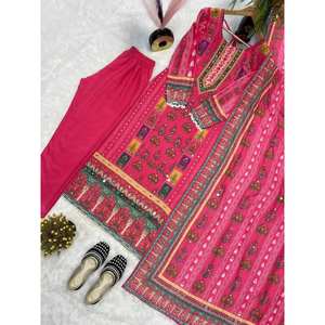 Hermosa ropa de fiesta para mujer Top-Bottom y Dupatta Set Elegante y elegante - Product Image 5