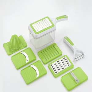 Râpe à légumes en plastique avec lames tranchantes en acier inoxydable Outil de cuisine léger pour râper le fromage de carottes et plus encore - Product Image 3