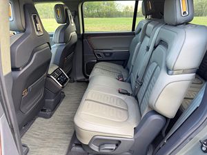 Auto Usado en Excelentes Condiciones, RivianS R1S Launch Edition 2023, SUV Usado, Listo para Enviar - Product Image 3