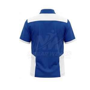 Haut de blouse médicale à demi-zip avec col moderne, manches courtes, construction confortable, fermeture éclair frontale facile et style professionnel - Product Image 3