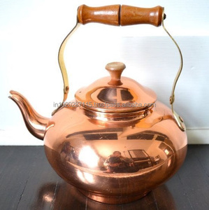 Hervidor de cobre simple con encantadora forma rústica y mango funcional hecho para la preparación de té atemporal - Product Image 6