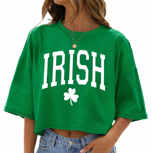Camiseta Corta Oversize para Mujer con Estampado Gráfico Varsity y Letras, Estilo Casual Urbano, Logotipo Personalizado, Venta al por Mayor - Product Image 1