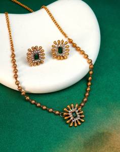 Juego de Joyería Artificial de Diseño Antiguo de Lujo, Juego de Collar con Gemas de Esmeralda Verde, Joyería de Moda para Mujer de Alta Calidad al por Mayor - Product Image 1