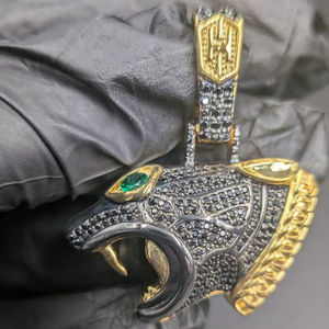 Pendentif Tête de Panthère Noire Sertie de Moissanite Noire en Argent Sterling 925 pour Amateurs d'Animaux - Bijoux Fins, Pendentifs et Breloques - Product Image 1