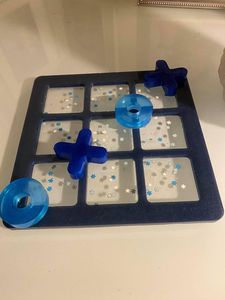 Plateau de jeu Tic Tac Toe en résine époxy pour collections de cadeaux artisanaux uniques, moule de moulage en résine formes X O pour création de plateau de jeu DIY - Product Image 1