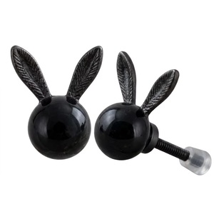 Poignées de meuble en résine et laiton en forme d'oreilles de lapin noires, design moderne, installation facile - Product Image 1