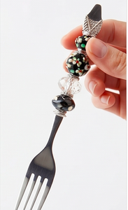 Ensemble de fourchettes en métal à motif floral, finition miroir haute brillance, passe au lave-vaisselle, parfait pour les mariages et l'usage domestique. - Product Image 2