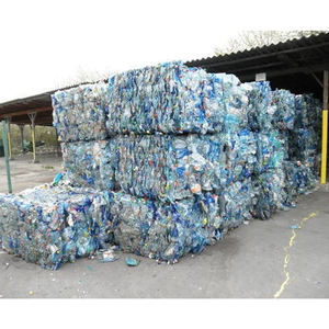 Bales de bouteilles PET post-consommation de haute qualité, grade moulage par injection, faible teneur en impuretés métalliques pour l'industrie du recyclage et du retraitement - Product Image 2