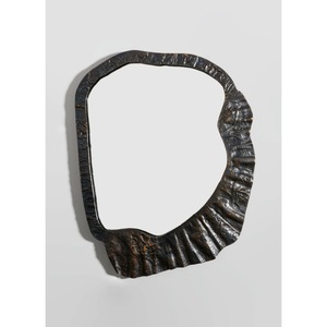 Miroir encadré en métal industriel, fait main, à suspendre au mur, décoration artistique - Product Image 1