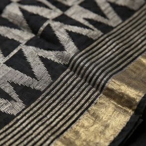 <b>Black</b> Linen <b>Shawl</b> Saree with Geometric Patterns - Product Image 6