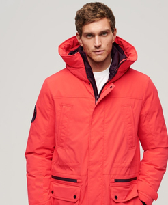 Parka Larga con Capucha para Hombre, Roja, Informal, de Poliéster, con Bolsillos, Cierre de Cremallera y Diseño de Parches - Product Image 4