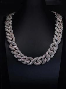 Collar de Cadena Cubana con Diamantes Ecológicos, Joyería de Moda Lujosa y Elegante para Hombres y Mujeres, Accesorio Hip Hop Disponible para la Venta - Product Image 5