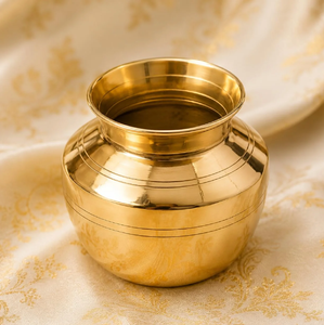 Olla kalash Lota de latón con borde ancho y líneas elegantes para rituales de ofrenda de agua bendita, disponible a precios de mayorista. - Product Image 5