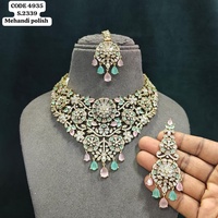 Set Perhiasan Kalung Antik Berlapis Emas Motif Bunga dengan Liontin Teardrop dan Rumbai, Anting & Mang Tika untuk Pengantin, Grosir