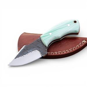Cuchillo de Caza Hecho a Mano en Oferta, Hoja de Acero D2 – Mango de Resina Personalizado, Cuchillo de Supervivencia para Campismo al Aire Libre - Product Image 1