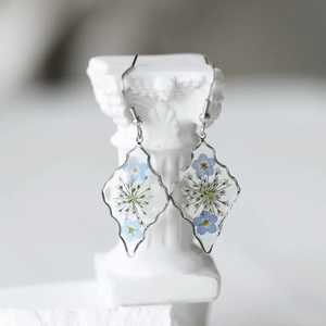 Pendientes de Resina con Forma de Ángel para Mujer - Joyería Elegante y Moderna, Ecológica, para Fiestas y Bodas, MN EXPORTS MNE-3637 - Product Image 2