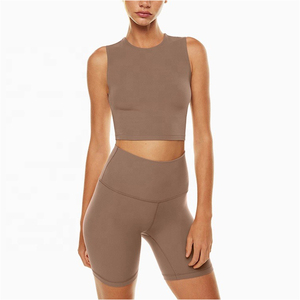 Débardeur pour femme en tissu premium durable, conçu pour une utilisation longue durée et des tenues décontractées élégantes - Product Image 1