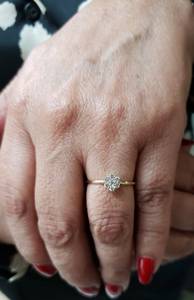 Anillo de Diamantes Cultivados en Laboratorio de 0.21 CT en Oro de 18K |   Anillo de Boda con Elegante Diseño Floral, Certificado por IGI |   Joyería nupcial de moda - Product Image 3
