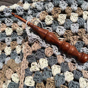 Ensemble de crochets à poignée souple faits à la main de qualité supérieure, en bois et résine, épaisseur 2 mm, longueur personnalisée, Falak World Sewing - Product Image 1
