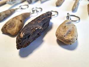 Porte-clés artisanal en bois flotté naturel, cadeau pour les amoureux de la nature - Product Image 5