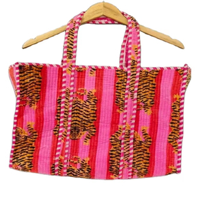 Sac fourre-tout matelassé en velours indien fait main, léger, couleur unie, grand format, souple et tendance, idéal pour le marché et les voyages - Product Image 1