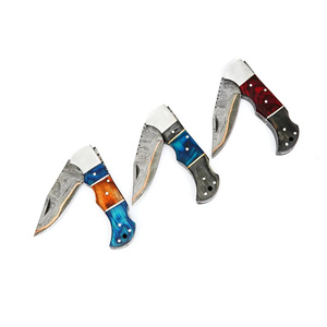 Couteau de survie pliant OEM en acier Damas gravé à la main, manche en bois Pakka, édition limitée, lame de poche de luxe - Product Image 1