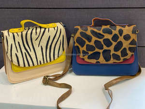 Sac de mode vintage multicolore en cuir véritable pour femme à sangle unique en cuir recyclé imprimé bonbons et animaux avec doublure en nylon - Product Image 3