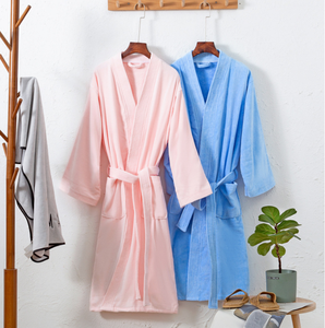 Albornoz Largo Estilo Kimono Nesta Sports, 100% Algodón Puro, Tela de Rizo, para Uso Doméstico, con Logotipo Personalizado - Product Image 2