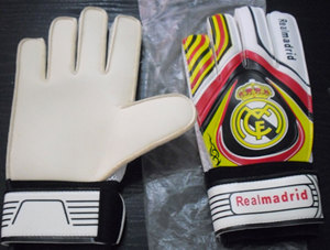 Custom Logo Realmadrid Soccer Goalkeeper <b>Gloves</b> PU Latex Training Adjustable Hook Loop Wrist Strap Non Slip Unisex Outdoor Use - Product Image 1