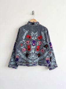 Veste d'hiver réversible en velours brodée à la main, style vintage Suzani, pour femme, motif floral, col montant, doublure en coton - Product Image 2