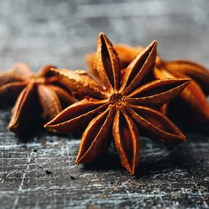 Anís estrellado entero de otoño, especias con aroma intenso, sabor natural, ingrediente para mezclas de condimentos, aplicaciones en infusiones de hierbas. - Product Image 4