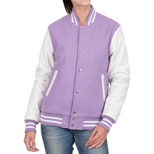 Veste de baseball pour femme, violette, style varsity, avec manches en cuir blanc et blocs de couleur - Product Image 1