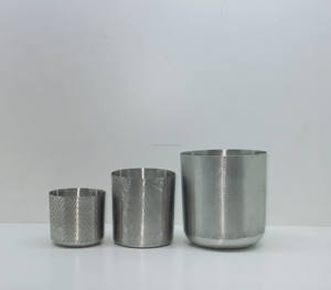 ที่ใส่เทียนทองเหลืองแบบขายส่ง ปรับแต่งได้ตามต้องการ ผิวสัมผัสแบบขัดเงา โลโก้สั่งทำได้ ทันสมัย หรูหรา เป็นมิตรกับสิ่งแวดล้อม ทนความร้อน ที่ใส่เทียนเปล่า - Product Image 2