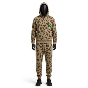 Conjunto Deportivo Unisex NEXTEX con Estampado de Leopardo, Sudadera con Capucha y Pantalones de Felpa Suave de Algodón en Beige y Marrón - Product Image 1