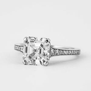 Anillo de Compromiso Sofisticado de Oro Blanco de 14K con Diamante Cultivado en Laboratorio de Corte Esmeralda, Engastado en Puntas, Certificado IGI, 4g 3.60ct VVS - Product Image 2