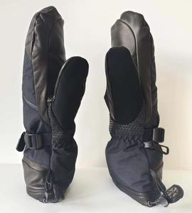 Gants de sport isolés en polyester imperméables et coupe-vent 2026 pour hommes et femmes, mitaines de snowboard et de ski chaudes personnalisées - Product Image 2