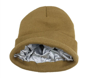 Bonnet d'hiver tricoté personnalisé en gros avec doublure en satin, logo personnalisé, bonnet chaud en acrylique de haute qualité - Product Image 3