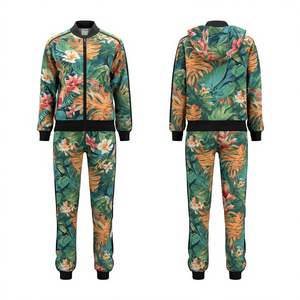 Survêtement de sport pour femmes à imprimé feuilles tropicales - Product Image 4