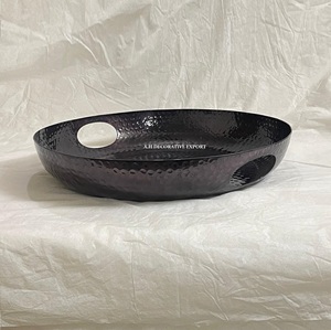 Bol de centre de table en métal martelé argenté de luxe, plat de service rond décoratif martelé à la main pour la décoration du salon et des événements - Product Image 6