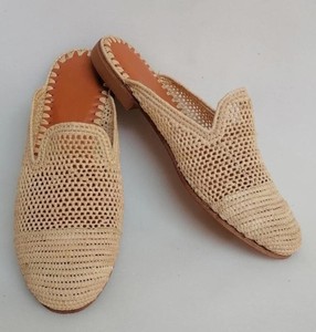 Mules en cuir tressé artisanal pour femmes – Légèreté naturelle et élégance estivale – Entièrement faites à la main - Product Image 1
