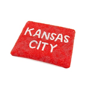 Monedero personalizado de Kansas City, hermoso diseño de corazones para niñas, billetera con cuentas de semillas, accesorio de moda para mamá, regalo personalizado - Product Image 1