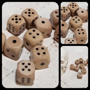 Dés de Ludo en bois poli décoratifs, faits à la main, légers, durables, gravés, éco-responsables, multifonctionnels - Product Image 3