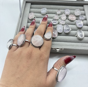 Anillo de cuarzo rosa natural, anillo de piedras preciosas chapado en plata, anillos de cuarzo de plata de ley 925 hechos a mano para mujer - Product Image 1
