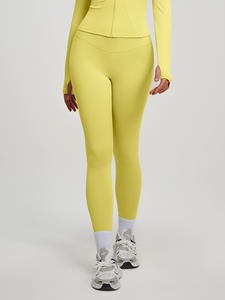Ensemble de yoga et fitness sans couture Atlaset pour femme : Leggings taille haute, soutien-gorge de sport et veste – Personnalisation du logo, OEM, ODM, marque privée - Product Image 4