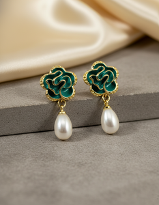 Boucles d'oreilles pendantes en émail vert plaqué or avec perles imitation perle pour femmes, bijoux tendance - Product Image 1