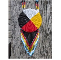 Ensemble collier et boucles d'oreilles en perles artisanales traditionnelles avec perles colorées pour tenues culturelles