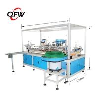 QFW Top Fournisseur Entièrement Automatique Rouge À Lèvres Boîte D'emballage Cosmétique Maquillage Machines pour Cosmétique Tube Couvercle Assemblage Machine