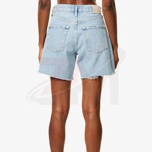 Shorts de Mezclilla Azul Claro para Mujer, Cintura Media, Corte Regular, Dobladillo Deshilachado, Estilo Casual de Verano con Detalles de Agujeros - Product Image 4