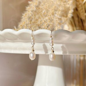 ต่างหูมุกน้ำจืดทำมือประดับดอกไม้ทอง 14K ดีไซน์เรียบหรู สไตล์มินิมอล โบโฮ เหมาะสำหรับงานแต่งงาน ประดับด้วยพลอยประจำเดือนมิถุนายน - Product Image 3